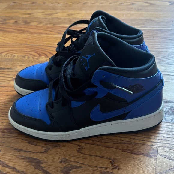 Nike - Picture 3 of 4